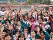Des bénévoles israéliens enseignent l'anglais pour des enfants de Lao Cai