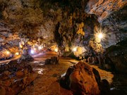 La magnifique grotte de Tien Phi à Hoa Binh