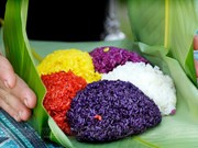 Le riz gluant aux cinq couleurs, une spécialité emblématique de l'ethnie Thai à Muong Lo