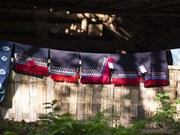Le tissage de la brocatelle, un trait culturel unique de l’ethnie Dao Tien à Hoa Binh