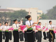 Victoire de Diên Biên Phu : spectacles de danses publiques présentés par des étudiants de Diên Biên
