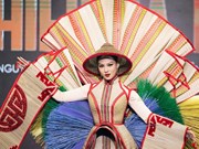 Miss Univers: tenue traditionnelle de Miss Vietnam