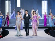 Des beautés vietnamiennes se rassemblent lors du "Vietnam Beauty Fashion Fest"