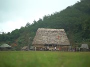La communauté Co Tu lutte pour préserver des maisons traditionnelles