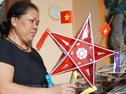 Les jouets traditionnels de la Fête de la Mi-Automne restent toujours dans le cœur des Vietnamiens 