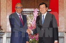 Entretien entre les deux présidents vietnamien et bangladais
