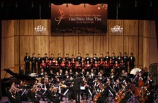 "La Mélodie de l’Automne» honore de talents vietnamiens et étrangers