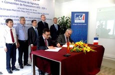 Signature de conventions de financement entre l’AFD et EDF à Hanoi