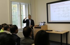 En R. tchèque, les recherches scientifiques intéressent les étudiants vietnamiens