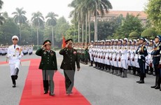 Vietnam et Laos promeuvent la coopération entre leurs Armées