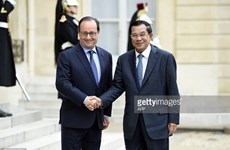 Le PM cambodgien commence une visite officielle en France
