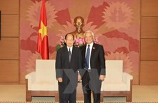 Une délégation du Comité de la paix et de la solidarité du Laos au Vietnam