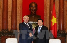Le président Truong Tan Sang reçoit le gouverneur de Saint-Pétersbourg 