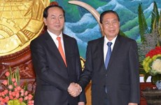 De hauts dirigeants laotiens reçoivent le ministre vietnamien de la Sécurité publique