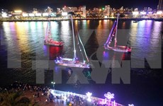 Clipper race 2015-2016 : défilé de voiliers sur le fleuve Hàn