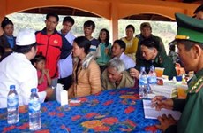 Soins médicaux gratuits pour des pauvres au Laos