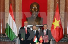 Vietnam et Hongrie signent un accord d'assistance juridique en matière pénale