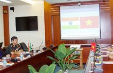 Des diplomates indiens en visite à l’Université des télécommunications