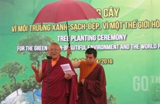 Une cérémonie de plantation d’arbres pour un Hanoi plus vert et plus propre