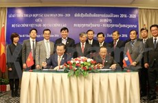 Vietnam et Laos resserrent leur cooperation dans la finance
