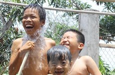 LDSC soutient la construction d'un réseau d'eau courante à Hoa Binh