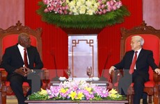 Des dirigeants vietnamiens reçoivent l’envoyé du premier secrétaire du Parti communiste de Cuba