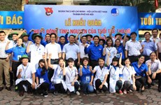 Des jeunes volontaires de Hanoi approfondissent les relations Vietnam-Laos 