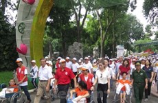 Plus de 5.000 personnes marchent pour les victimes de l'agent orange