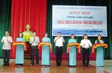 Exposition "Hoàng Sa et Truong Sa appartiennent au Vietnam" à Thanh Hoa