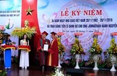 Un Viêt kiêu devient docteur honoris causa de l’Université de Dà Lat