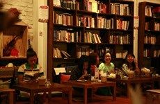 Le café-librairie, un concept en vogue à Hanoï