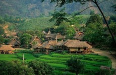 Le Vietnam reçoit des prix d’excellence en matière de tourisme de l’ASEAN