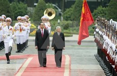Le président Tran Dai Quang accueille l’empereur et l’impératrice du Japon
