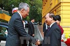 Cérémonie d'accueil officielle du Premier ministre singapourien Lee Hsien Loong à Hanoi