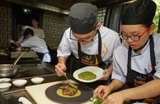 Deux élèves de Hanoi gagnent la compétition culinaire "Goût de l’Australie"