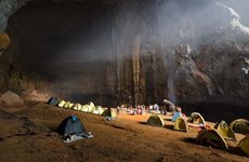 La grotte de Son Doong parmi les campings les plus impressionnants du monde 