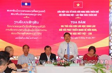 Les anciens étudiants laotiens au Vietnam contribuent aux relations bilatérales