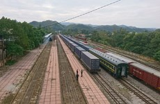 Un train transportant des marchandises de Jiangxi est arrivé à Hanoï
