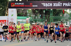 Plus de 5.000 coureurs au marathon international Techcombank de HCM-Ville