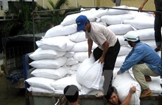 Tet : le gouvernement remet près de 1.420 tonnes de riz à quatre localités 