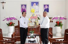 Fête de la Saint Joseph : les autorités de Binh Phuoc félicitent le diocèse de Phu Cuong