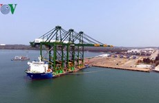 Le Vietnam exporte des portiques sur rail pour charges lourdes en Inde