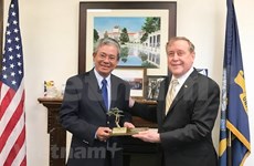 L'ambassadeur vietnamien aux Etats-Unis visite l'US Naval Postgraduate School
