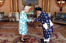 La reine Elizabeth II est satisfaite du développement des relations avec le Vietnam
