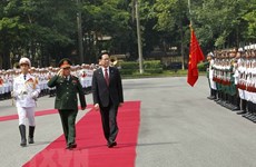 Le ministre sud-coréen de la Défense en visite officielle au Vietnam