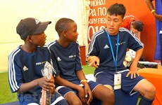 Coupe du monde 2018: Quatre footballeurs vietnamiens en herbe sur la place Rouge 