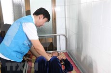Traitement médical gratuit par des médecins coréens pour des habitants de Quang Ngai 