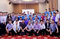 AFF Suzuki Cup 2018 : l'ambassadeur vietnamien au Laos encourage l’équipe du Vietnam