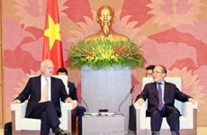 Le président Nguyen Sinh Hung reçoit le représentant en chef de la délégation de l'UE