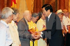 Le chef de l’État reçoit des anciens prisonniers révolutionnaires